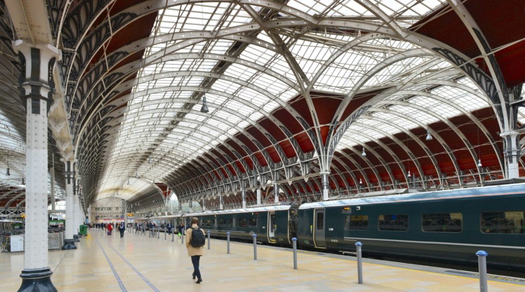 Le toit de la gare de Paddington à Londres, construit par Isambard Brunel
